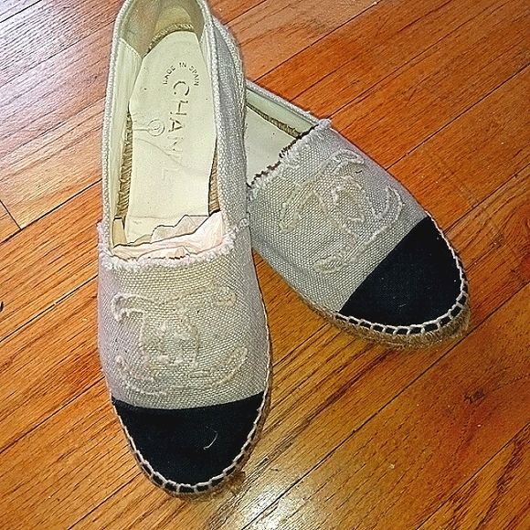 Authentic Chanel Espadrille - Picture 1 of 11